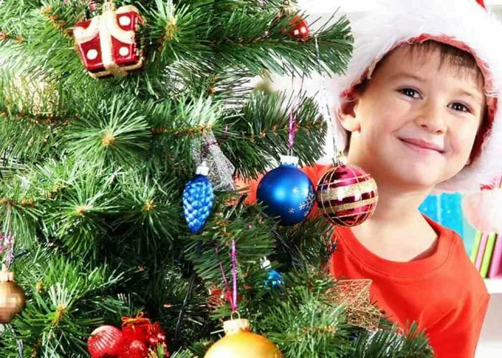 Елки праздники для детей. Новый год елка. Новогодняя елка для детей. Новый год дети. Новый год дети елка.