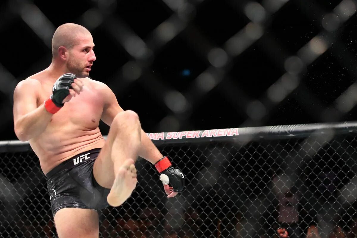 Доминик круз гарбрандт. Коди гарбрандт в крови. Юфс 1 ройс грейси. Brady боец юфс. Юфс 1 ройс грейси.