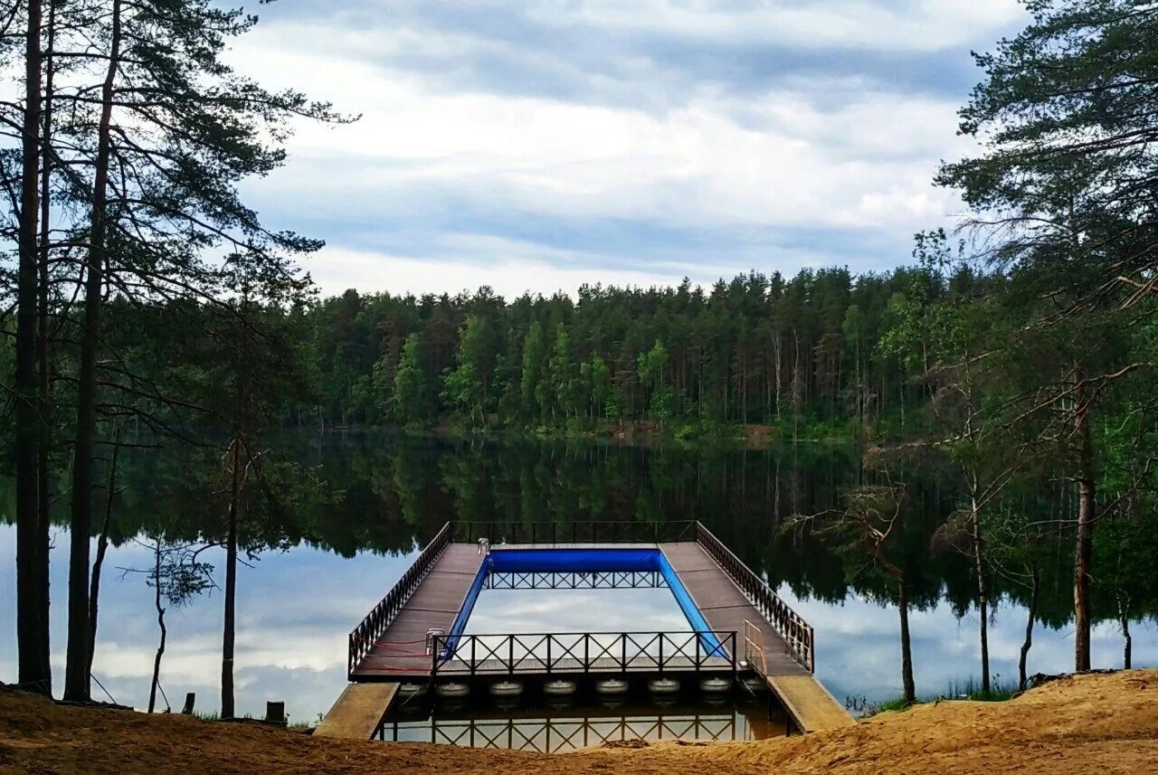 Рощинское озеро ленинградская область. Голубое озеро лагерь Цвелодубово. Голубое озеро лагерь Ленинградская область. Голубое озеро лагерь Выборгский район. Голубое озеро лагерь Рощино.