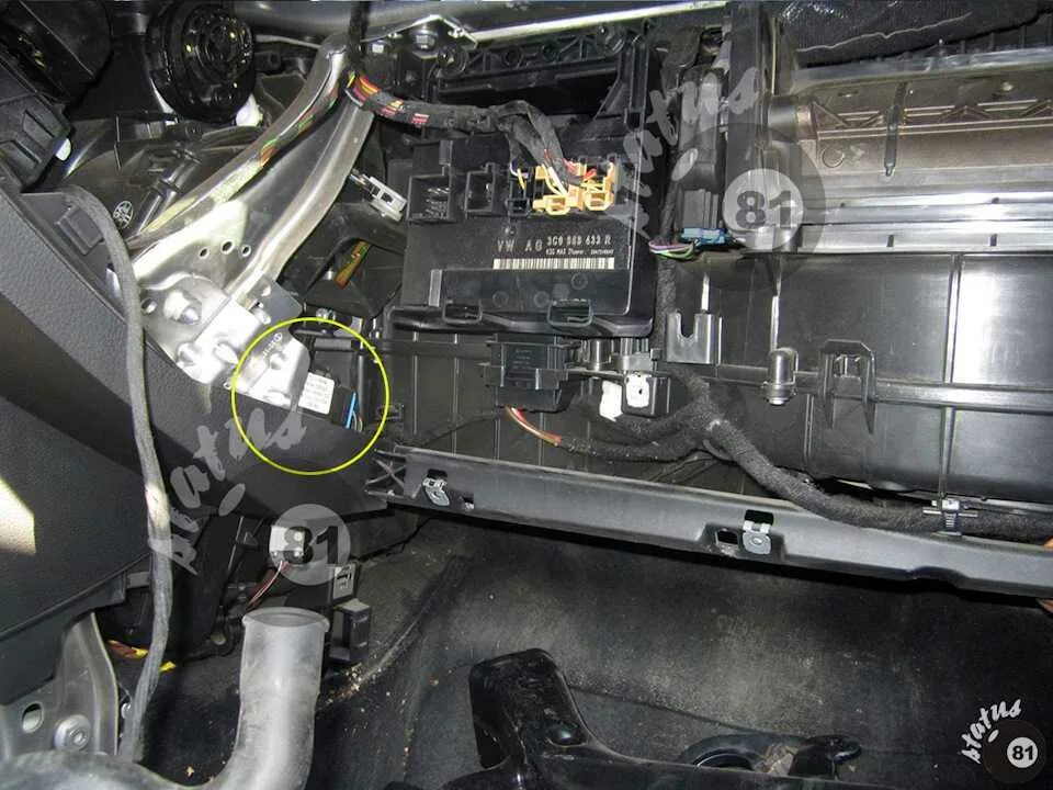 Климат контроль дует холодным горячим. Заслонка климата v113 passat b6. сервомотор приточно-рециркуляционной заслонки g463. vw t5 заслонки климата.