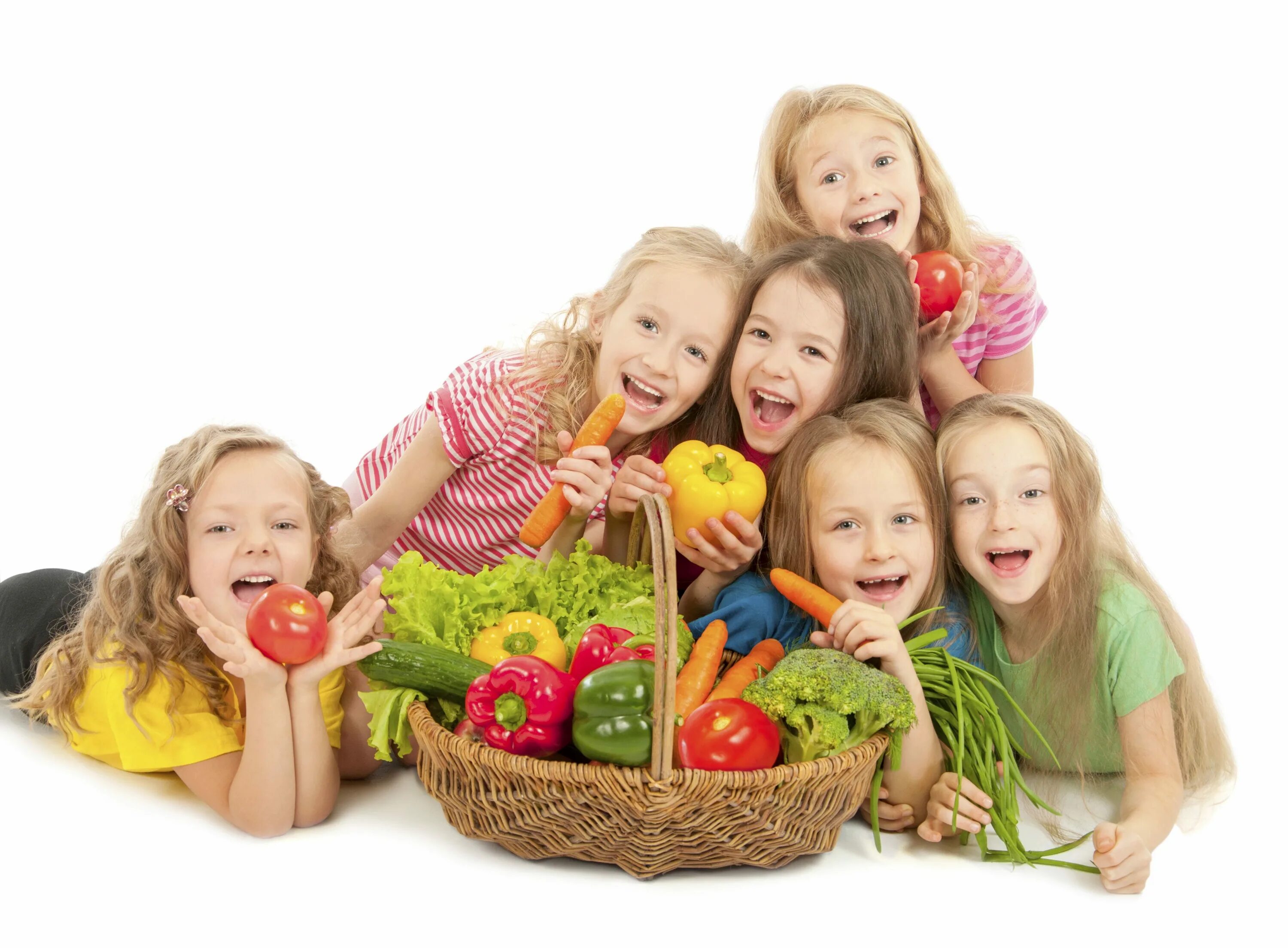 Vegetable family. Овощи и фрукты для детей. Радостный ребенок с фруктами. Фрукты для детей. Дети с корзинкой.