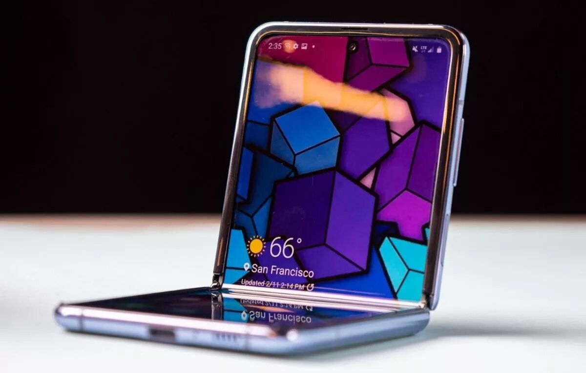 Samsung galaxy flip обзор. Samsung Galaxy z Flip. Самсунг складной смартфон z Flip. Samsung Galaxy Flip 2020. Samsung Galaxy z Flip 3.