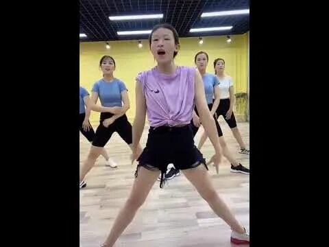 Киат джуд дай тренировка. Китайский фитнес танец для похудения. Китайская танцевальная тренировка. Корейские танцы для похудения. Китайская ТИКТОК тренировка.