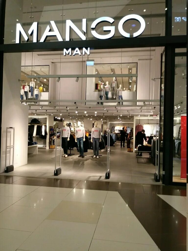 Mango магазин. Mango магазин одежды. Mango магазин одежды в Москве.