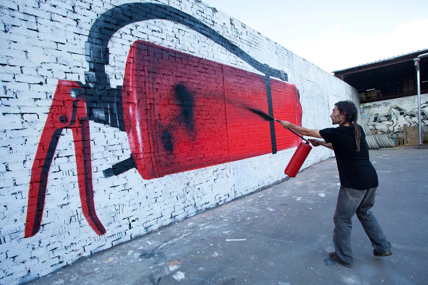 вандализм вандалы. граффити хулиганство. вандализм на зданиях. оскверненные памятники культуры. вандализм эстетика.