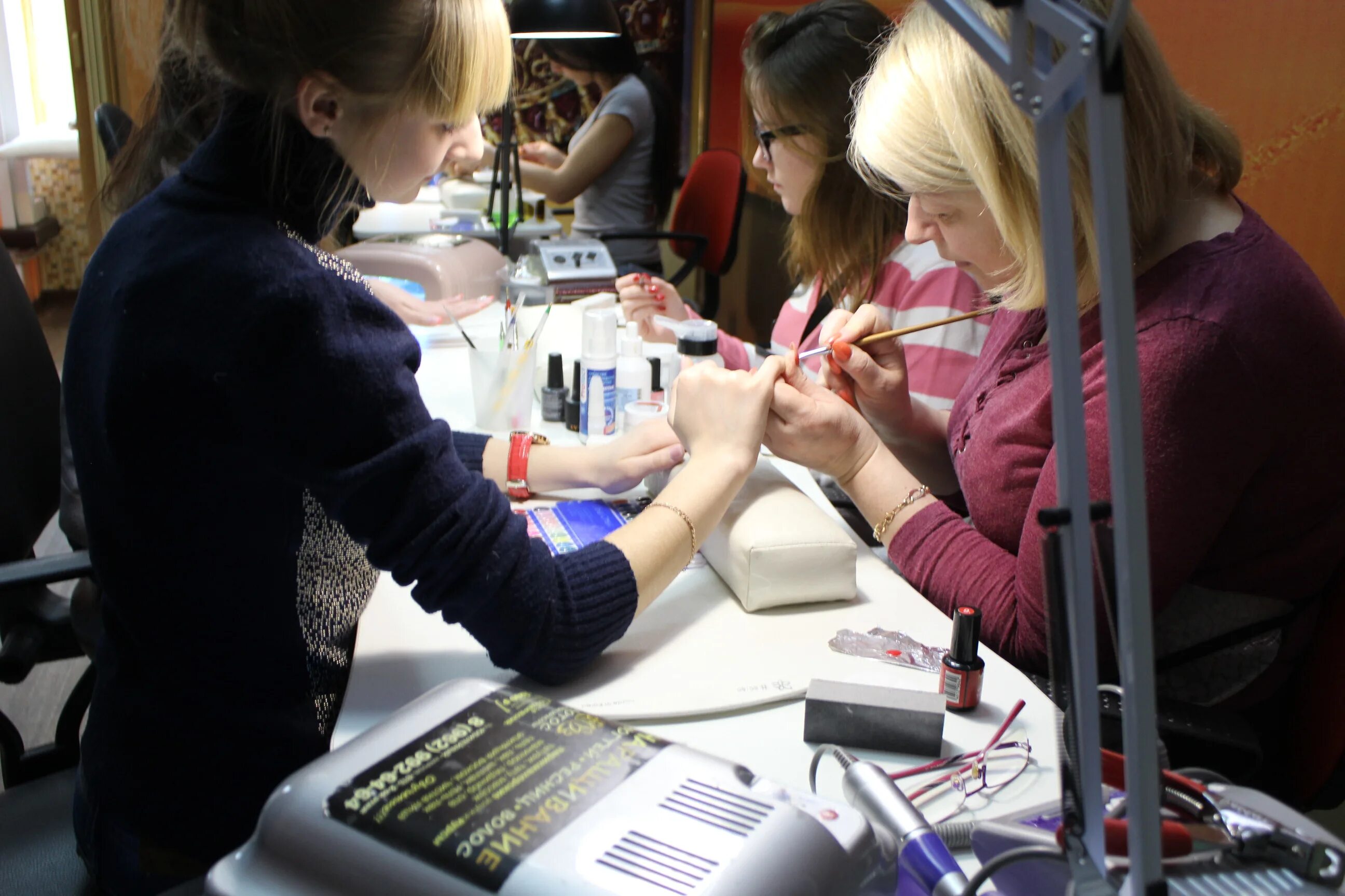 онлайн курсы по маникюру. курсы маникюра в липецке обучение. розыгрыш, весна маникюр. мастер маникюра севастополь. курсы маникюра в липецке обучение.