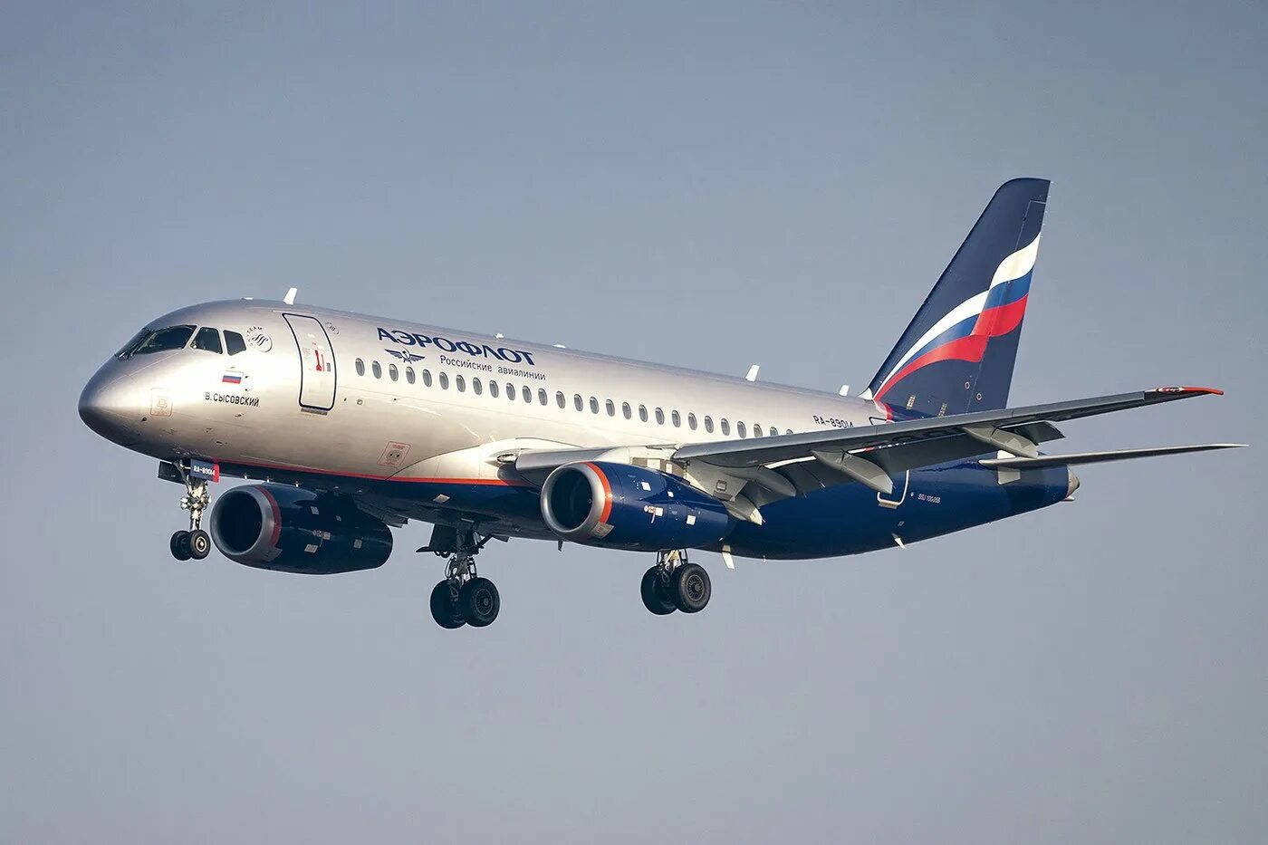 Aeroflot plane. Суперджет 320. А320 Аэрофлот. Сухой Суперджет 320 самолёт. Самолет а320 компания Аэрофлот.