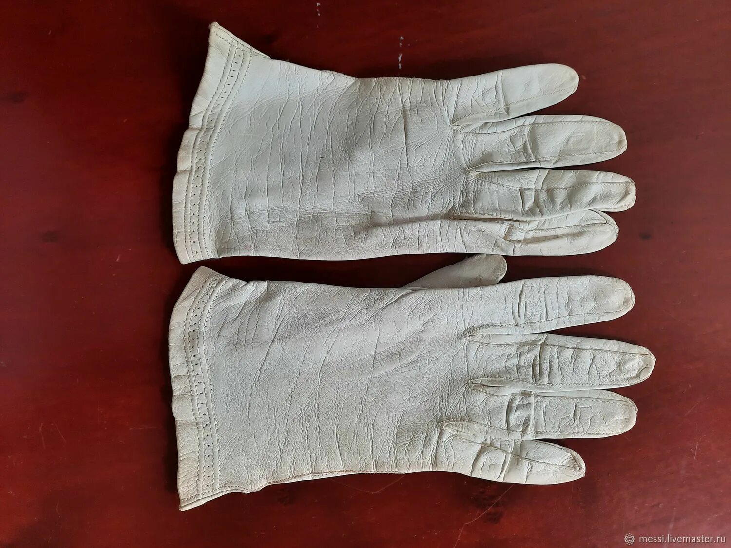 Лайковые перчатки купить. Лайковые перчатки. Лайковые перчатки женские. Лайковые перчатки женские 19 века. Перчатки викторианской эпохи.