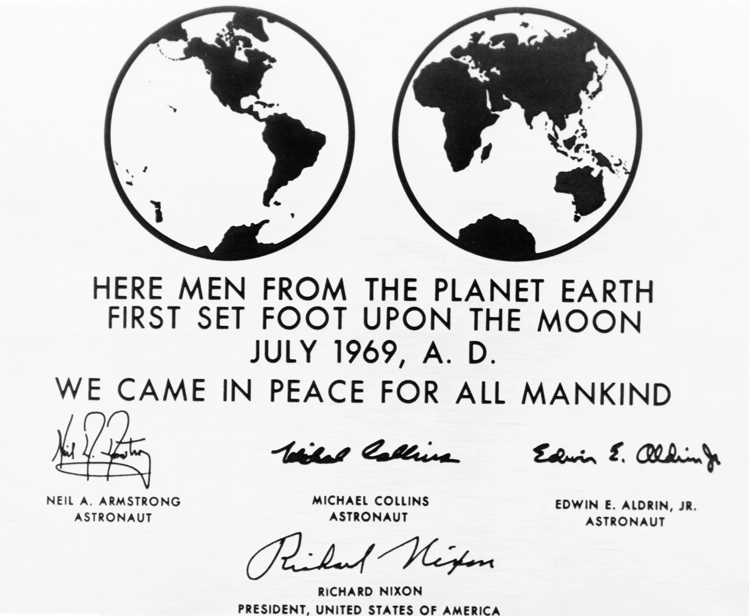 Just one earth на русском. Аполлон 11 1969. Табличка на Луне. Табличка Аполлон 11. Табличка NASA на Луне.