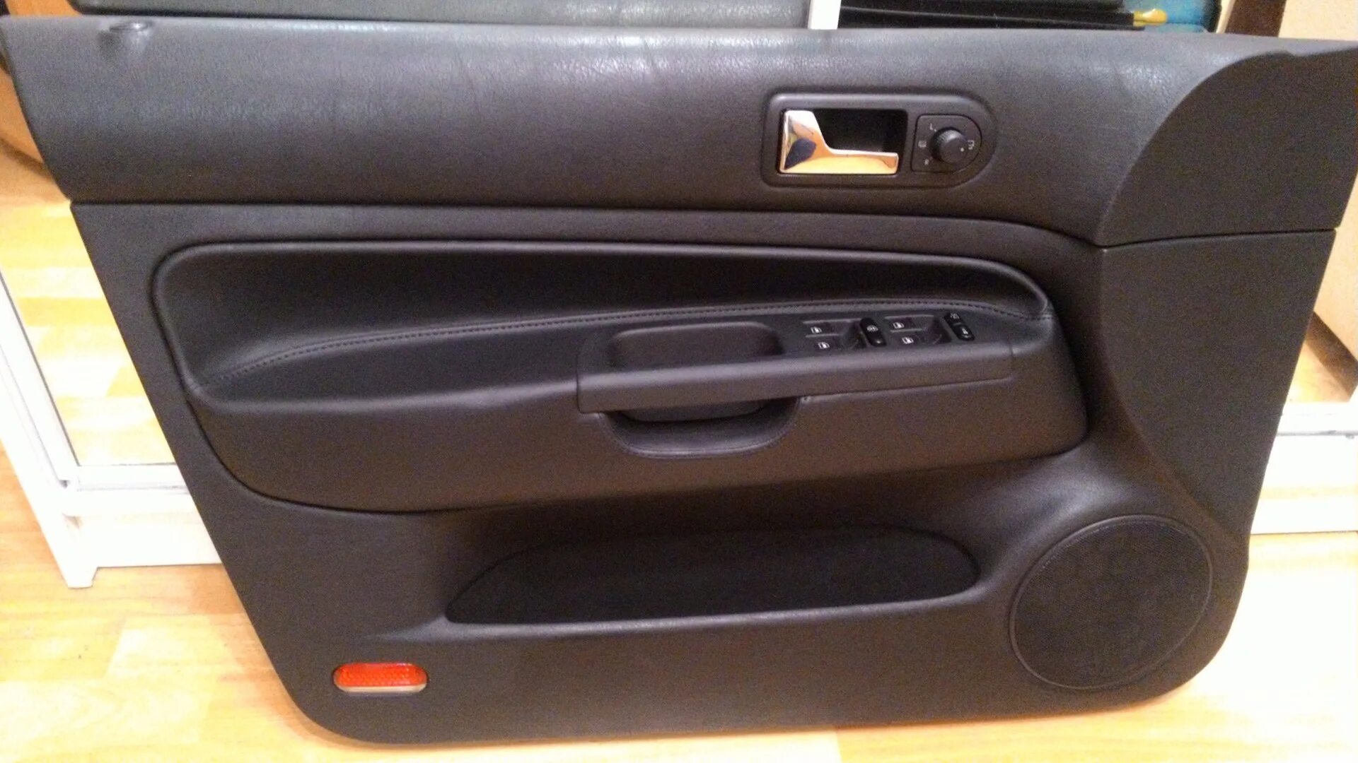 Golf 4 карты. Golf 4 карты. Вставка двери vw golf 4. Дверные карты фольксваген гольф 4. Дверные карты фольксваген гольф 4.