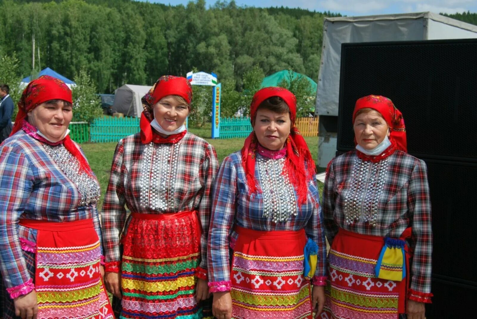 Прогноз в мишкино. Мишкино (Мишкинский район). Село Мишкино Республики Башкортостан. Свадьба Марийская Мишкинском районе. Мишкинский район Башкортостан национальный костюм.