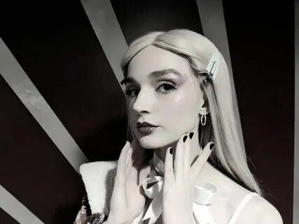 Poppy певица
