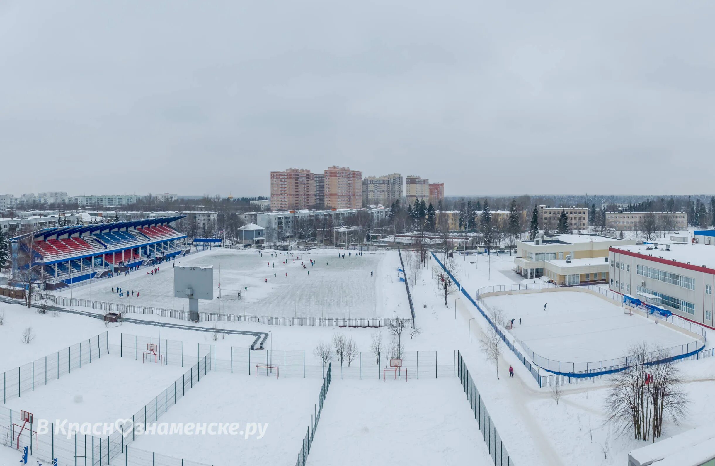 Каток заря расписание. Заря каток ульяновск. Каток на заре. Расписание катка. Каток полярный в надыме.