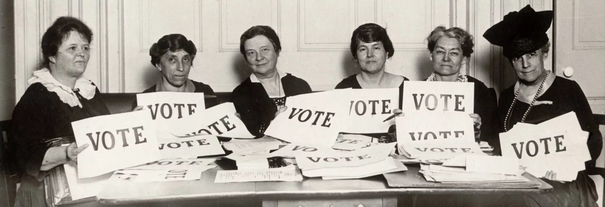 Got vote. Votes for women. Votes for women in 1901. Vote перевод. People got the right to vote in elections. Also a campaign was Launched to give women the right to vote. Фото.