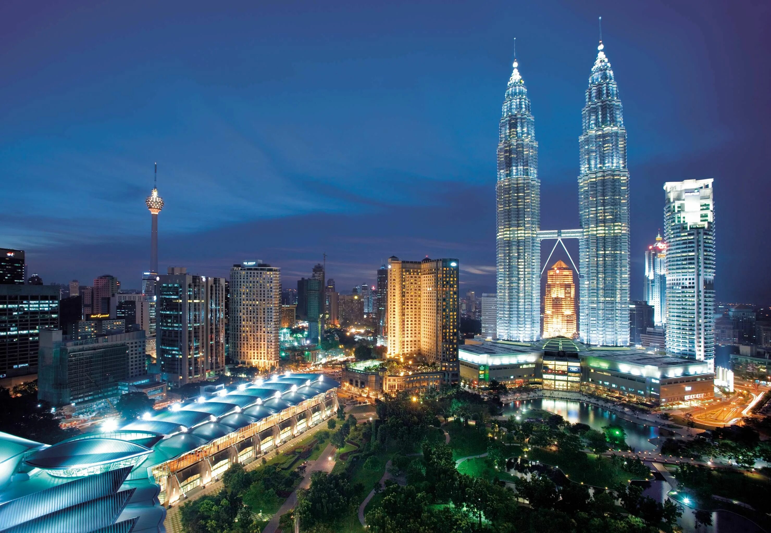 Самый красивый город страны. Башни Петронас Малайзия. Kuala Lumpur, Малайзия. Башни Петронас Куала-Лумпур. Твин Тауэрс Малайзия.