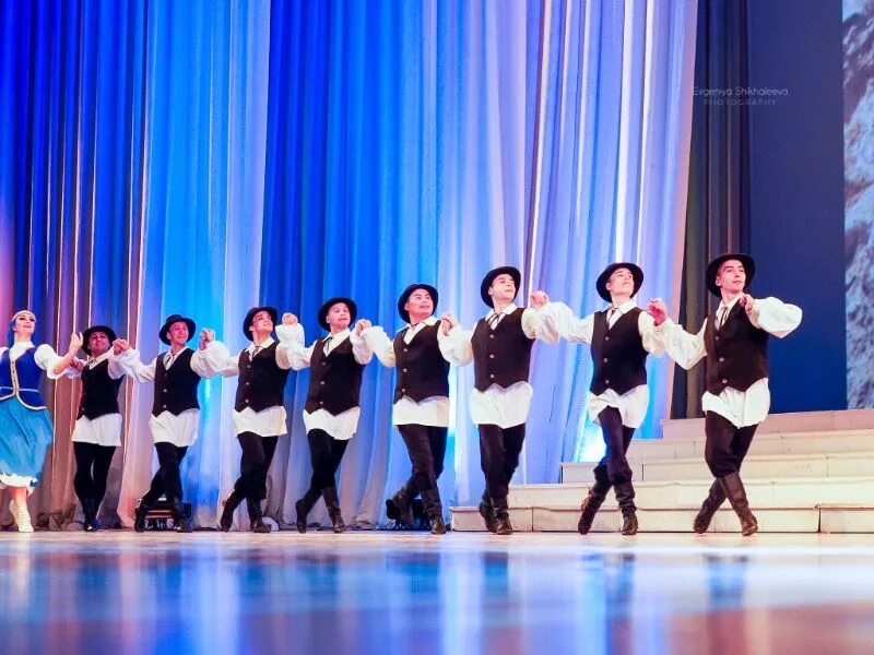 Хава нагила ансамбль моисеева. Еврейский танец хава нагила. Еврейский танец хава нагила. Танец хава нагила еврейский нагила. Хава нагила танец.