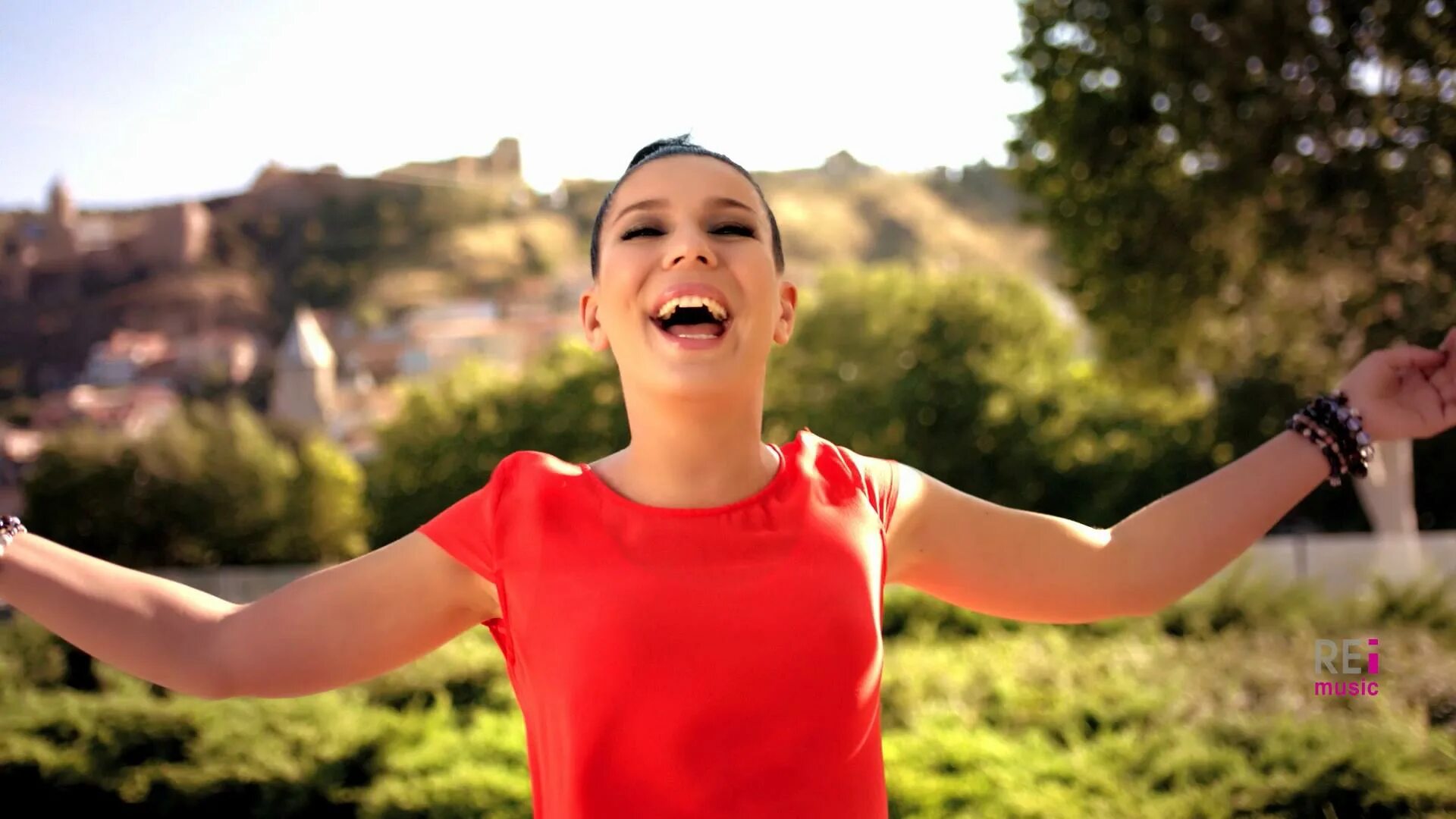 песня я хочу влюбиться пролететь