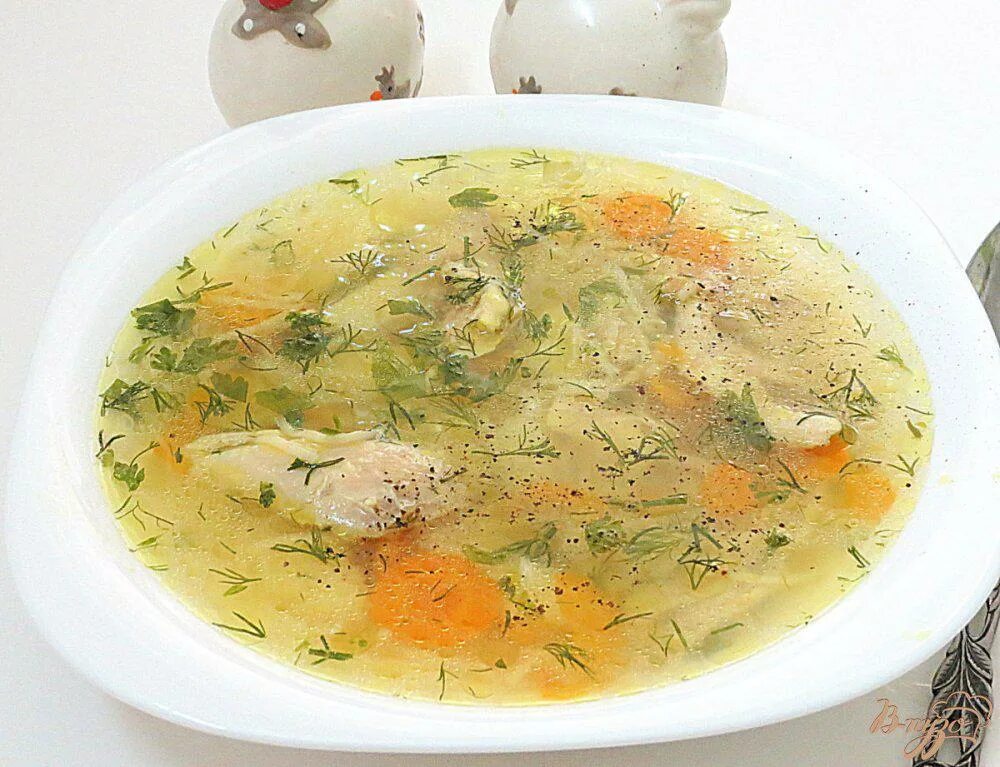 Куриный суп с вермишелью. Суп куриный вермишелевый. Суп вермишелевый с курицей и картошкой. Суп куриный с вермишелью и картофелем. Суп вермишелевый с курицей рецепт.