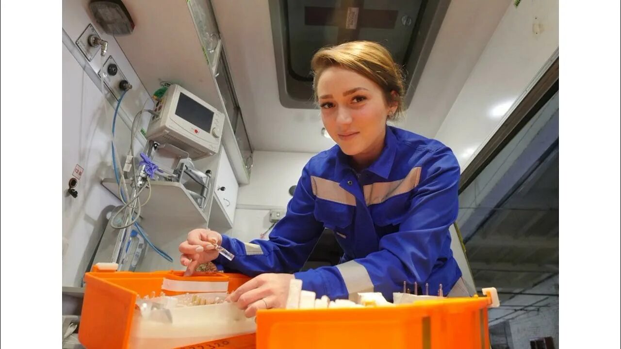 Самарский областной медицинский информационно-аналитический центр. Лучший фельдшер скорой медицинской помощи 2020. Вакансии фельдшера в красноярске. Фельдшер скорой помощи. Фельдшер.