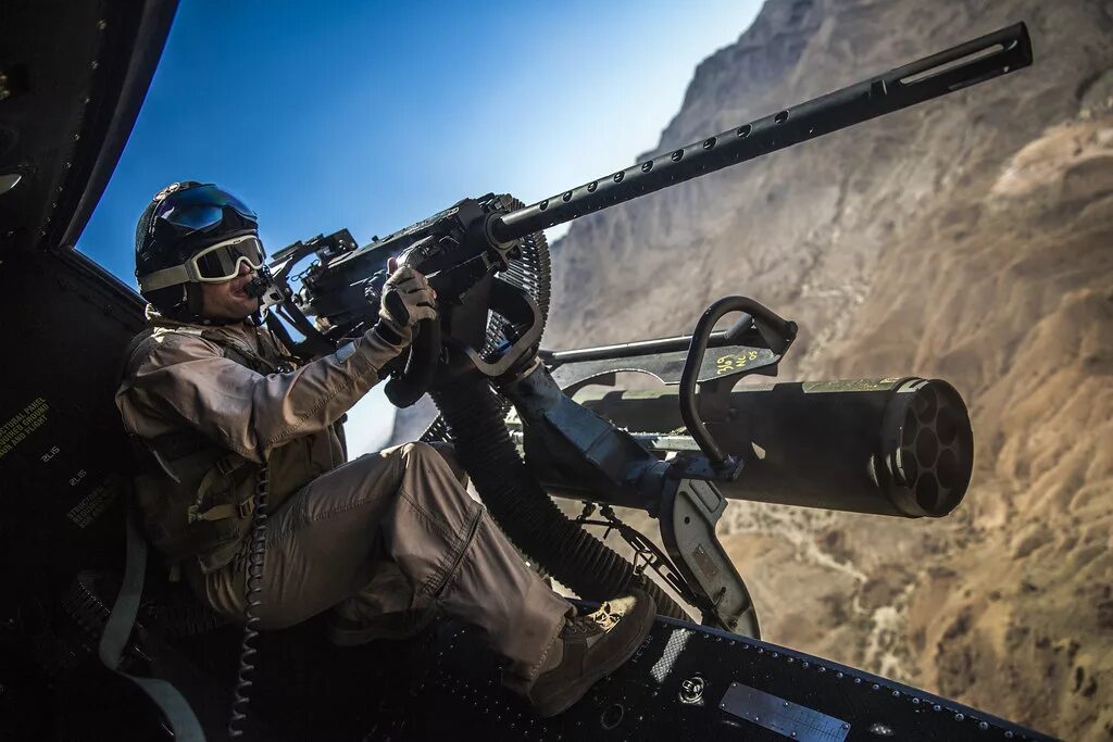Солдат с пулеметом. Стрелок gunner. Стрелок gunner. Стрелок gunner. Пулеметчик с рпк 74м.
