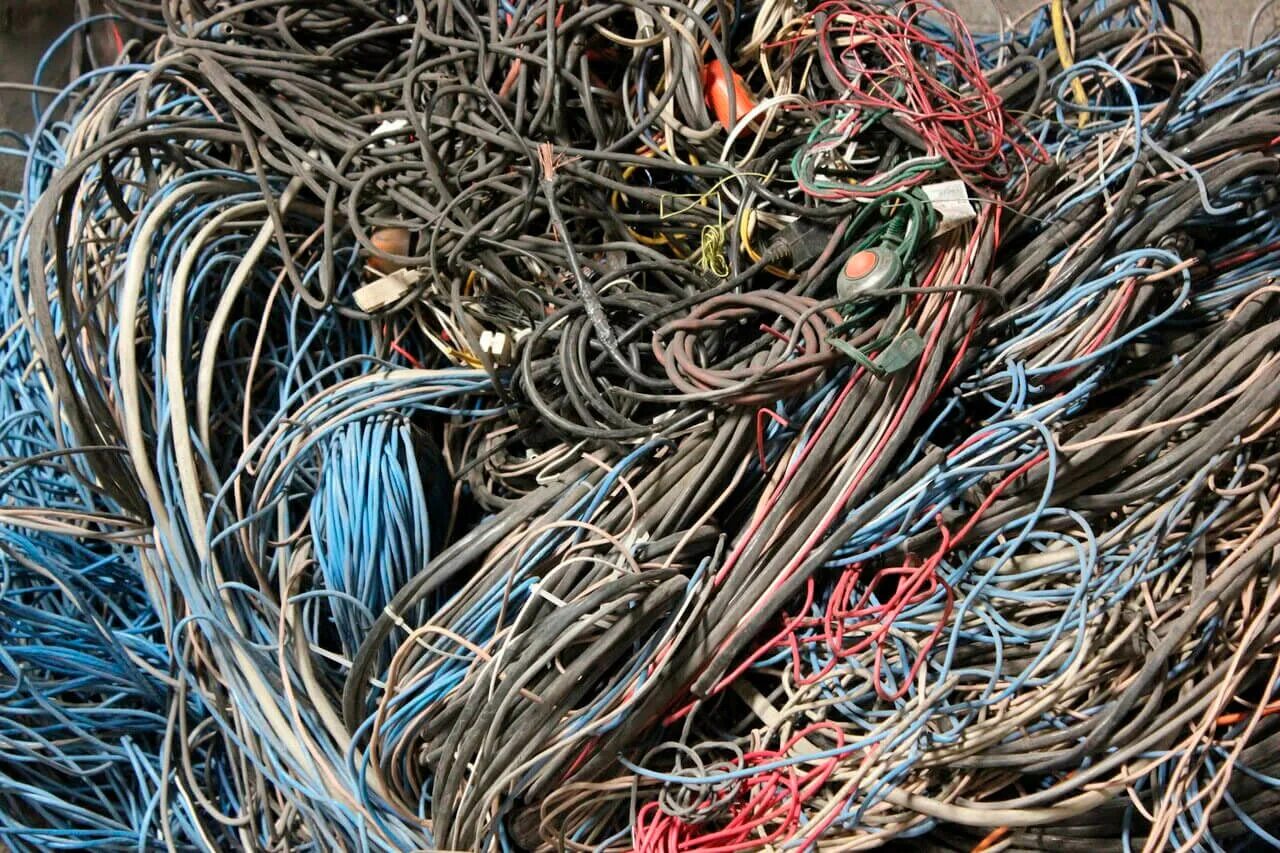 Лом меди в силовом кабеле (более 50 мм2). Металлолом кабель. Отходы кабеля. Отходы кабельной продукции.