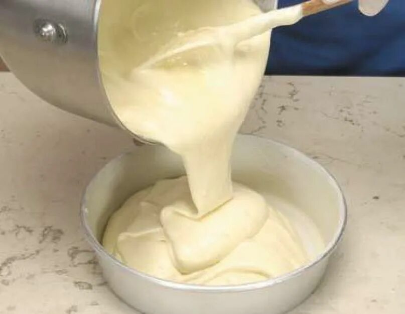 Бисквитное тесто. Формы для заливки гипса. Залить шоколад в формочки. Заливочный полиуретановый компаунд. Налить формы.