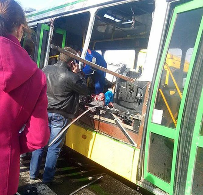 6 октября 2013. Теракт в Волгограде автобус. Взрыв автобуса в Волгограде. 21 Октября 2013 теракт в Волгограде. Взрыв автобуса в Волгограде 2013.