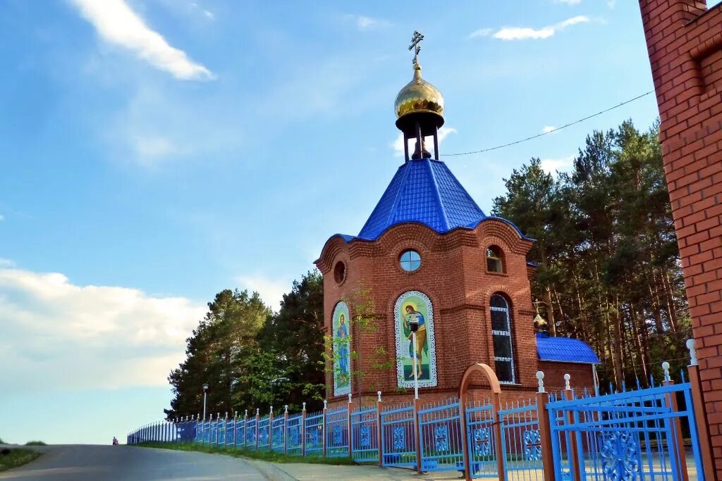 Сколько км до михайловска. Церковь в Михайловске Ставропольского края. Михайловский храм г. Михайловск Ставропольский. Село Михайловское Ставропольский край. Храм города Михайловск Свердловской области.