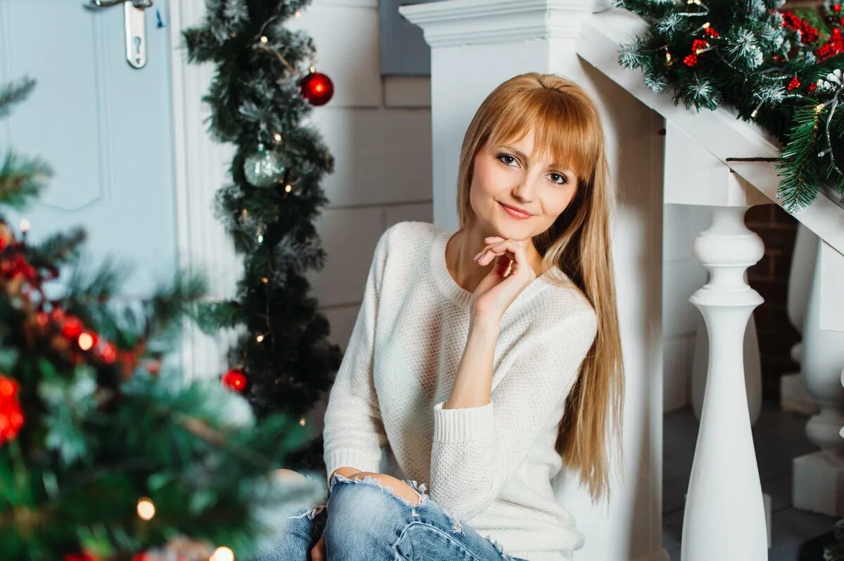 новогодняя студия смоленск. куртка на диване. фотосессия в смоленске в студии. фотограф санкт петербург фотосессия в студии. фотосессия в нижнем новгороде в студии цены.