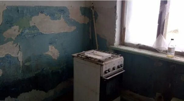 Старая комната в хрущевке. Состояние требует ремонта. Санузел без ремонта. Стены без ремонта. Состояние требует ремонта.