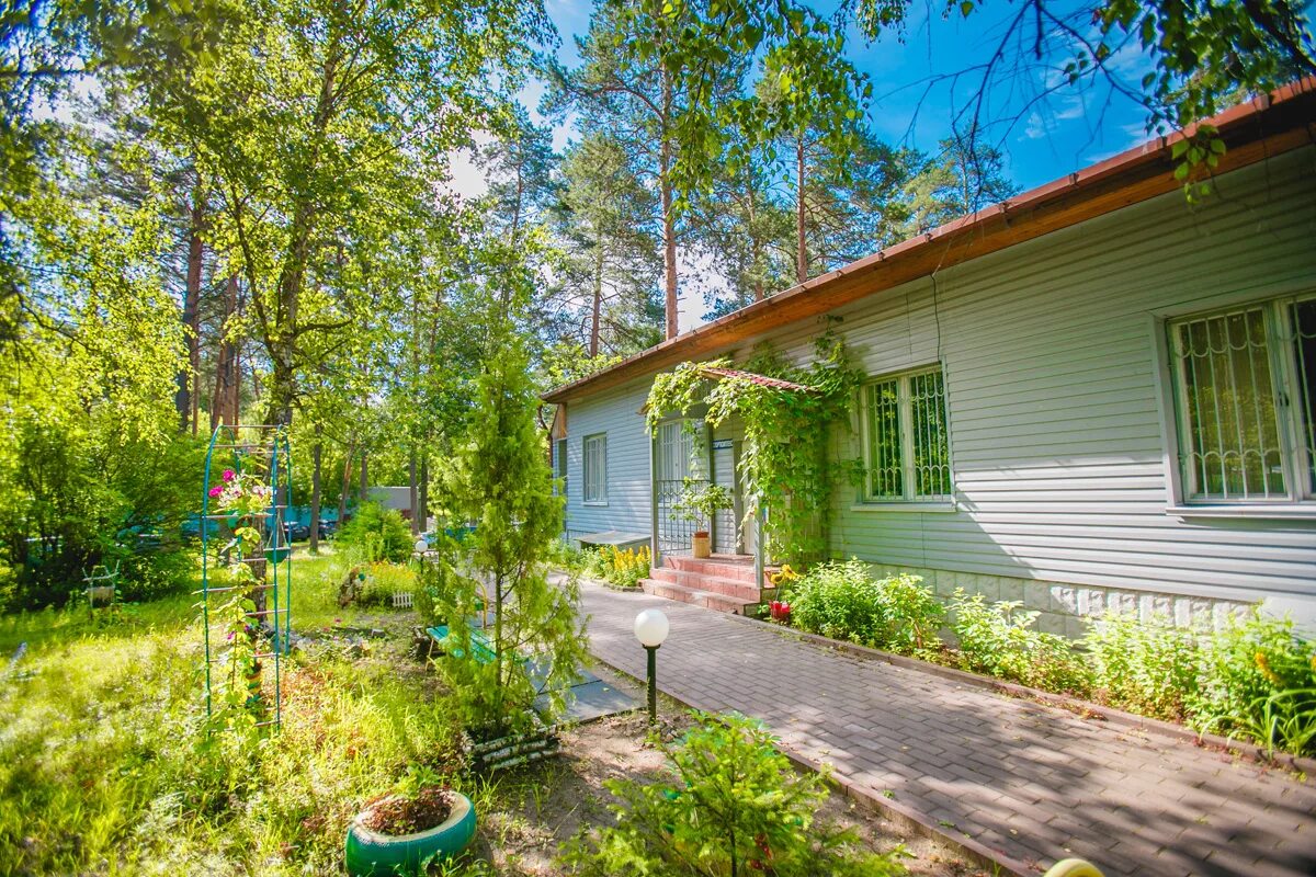 лагерь лужки серпуховский район. оздоровительный комплекс лужки серпухов. лужки московская область серпуховской район лагерь. троицкая церковь деревня лужки. санаторий лужки московская область.