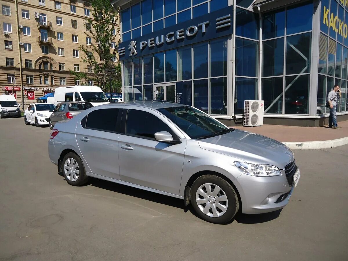 Пежо 301 серебристый. Peugeot 301 1.6 МТ, 2013. Peugeot 301 2013. Пежо 301 универсал.