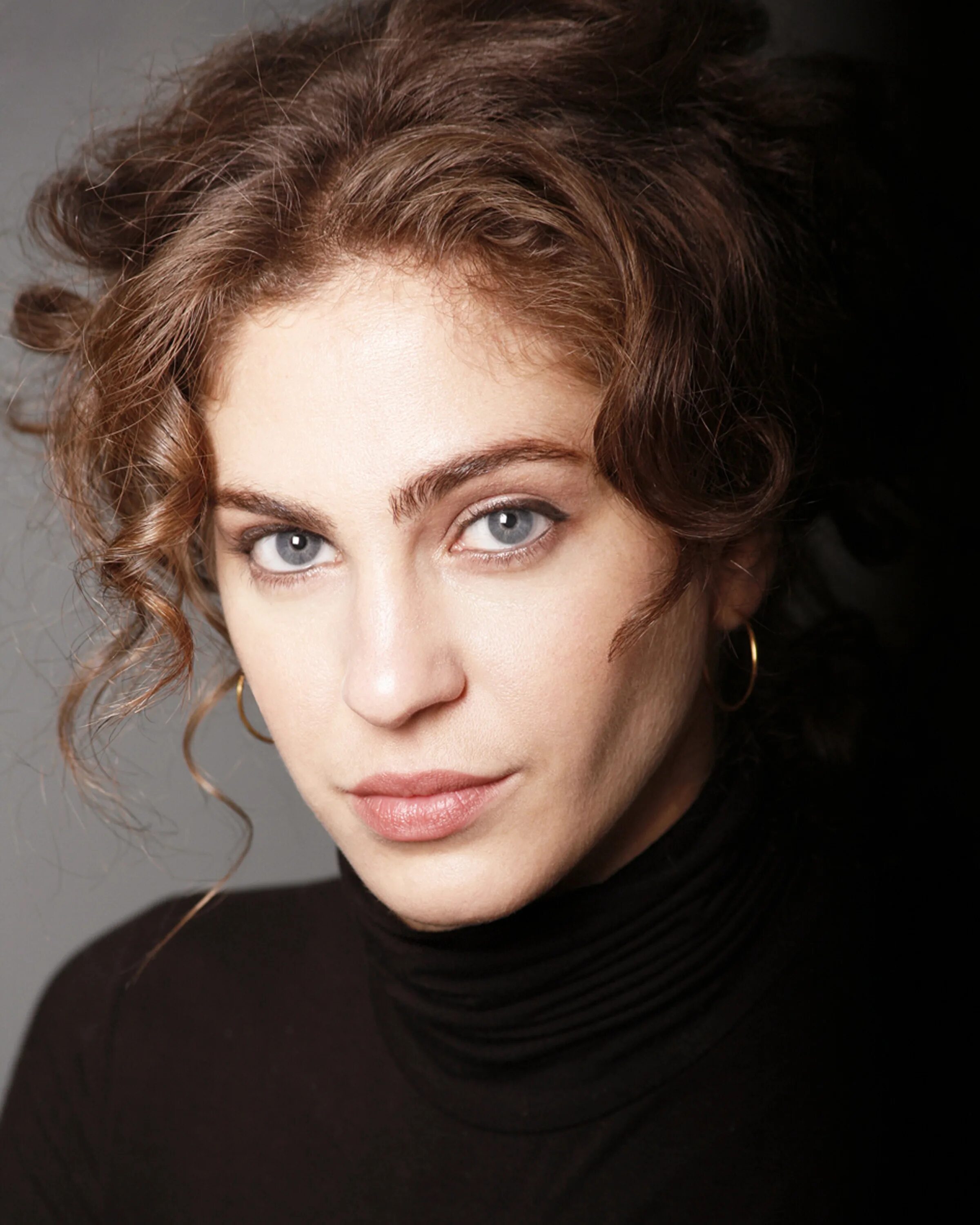 Ты, я, она (2016). Carmel amit актриса. Кармел амит фото. Carmel amit актриса. Кармел амит в платье.