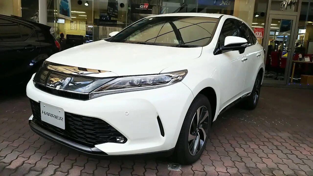 Тойота харриер gr sport. Toyota harrier iii. Harrier 2017 2. Тойота харриер 2018. Фото тойота харриер турбовый джир спорт.