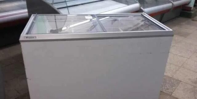 Морозильный ларь угур. Морозильный ларь derby dk 9620 стекло нижнее. Ларь 600 литров. Ларь 600 литров шильдик. Ларь 300л морозильный, мощность.