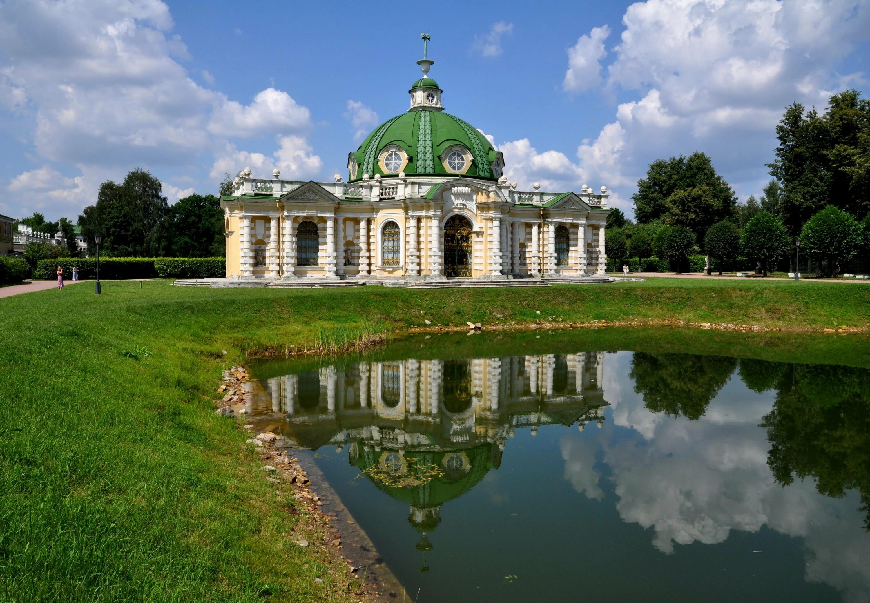 Кусково метро. Парк усадьба Кусково. Дворец Кусково. Подмосковное Кусково. Парк Кусково Москва.