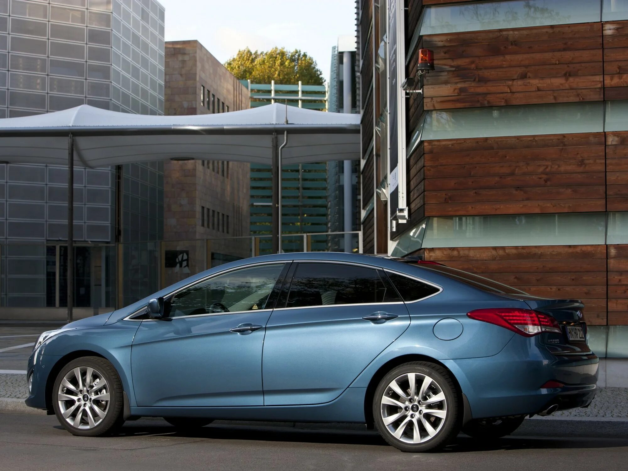 Hyundai iqonic. Хендай ассистент. Hyundai ioniq 5 2022. Хендай дженезис купе 2013. Хендай ассистент.