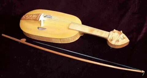 Старинный смычковый инструмент