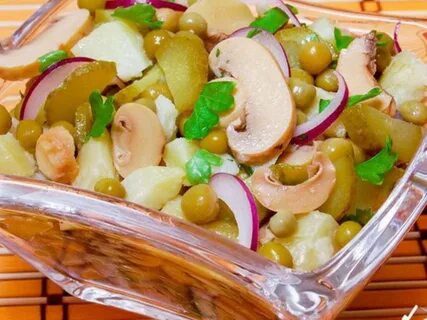 Зеленый маринованный гриб