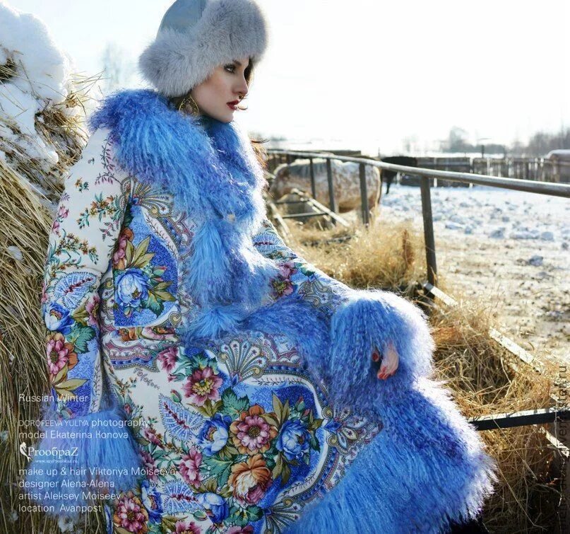 Гейша маргарита карева. Зимняя одежда женская в русском стиле. Ярослава громова фотограф. Зимняя сказка одежда. Шуба из павлопосадских платков.