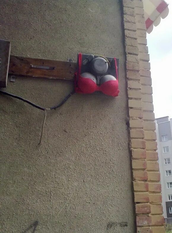 И не надо так орать просто забери меня из рязани. Звонки приколы. Смайл в наушниках. Прикольные звонки на телефон. Колл центр смешные.