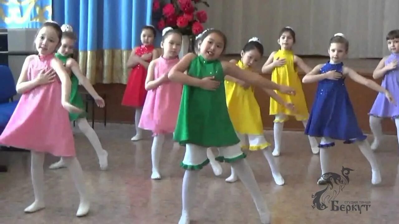 Танец хорошее настроение. Танец хорошее настроение в детском саду. Танец хорошее настроение для детей. Танец хорошее настроение для детей 7-8 лет. Танец настроение видео