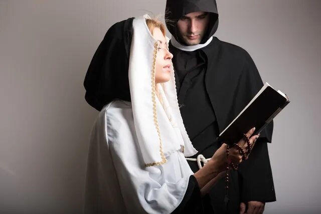 Священник и монахиня. Монахи и монашки. Отец павло - имя 505. Священник и монахиня. Священник и монашки.
