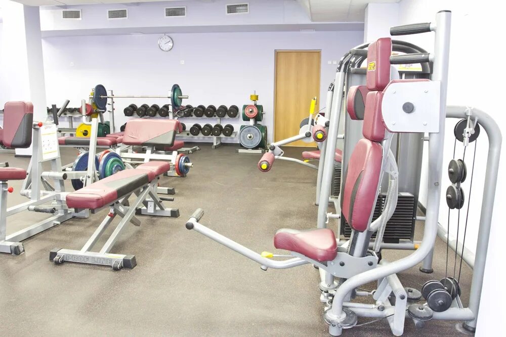 Кирово чепецк спортзал. Спортзал звездный киров. Спортивный зал легион волгоград. Спортзал алекс киров. Record gym кирово-чепецк.