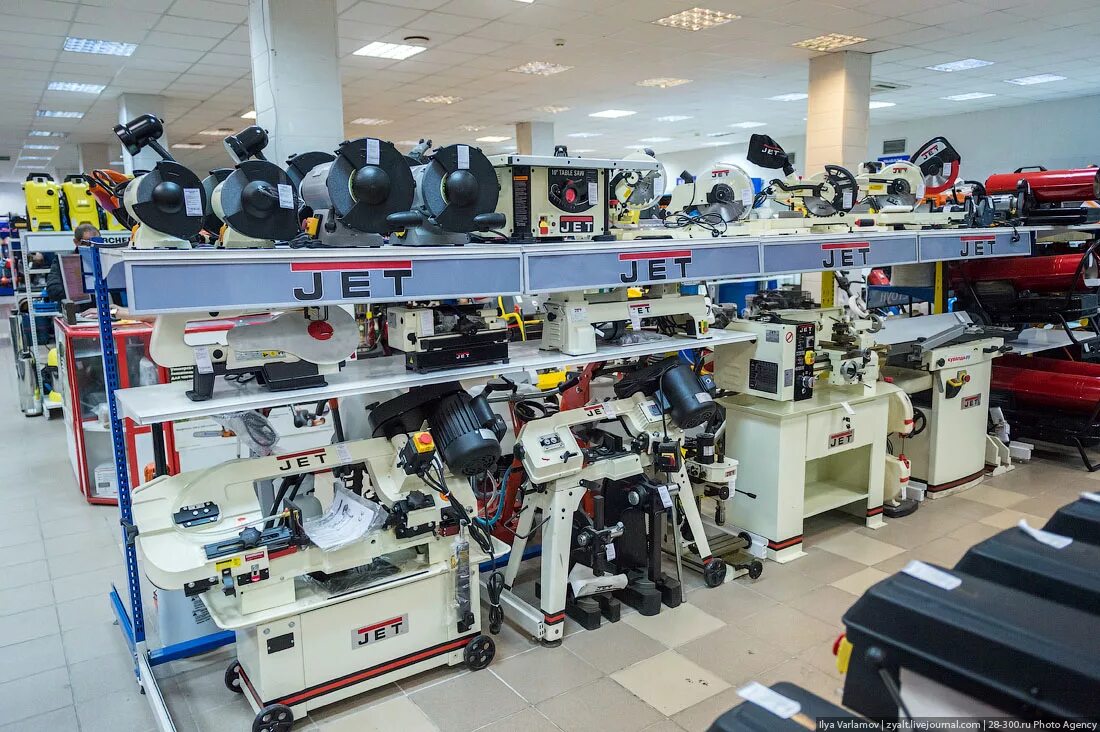 Магазины инструментов в уральске. Автомагазины каменск-уральский. Белайс краснодар пригородная. Магазин инструментов. Магазин запчастей каменск уральский.