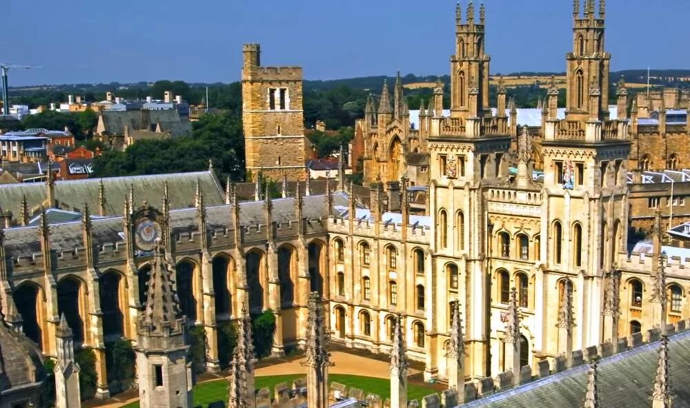 Oxford university town. Город Оксфорд университет. Англии достопримечательности Оксфордский университет. Сити-оф-Оксфорд город. Сити-оф-Оксфорд достопримечательности.