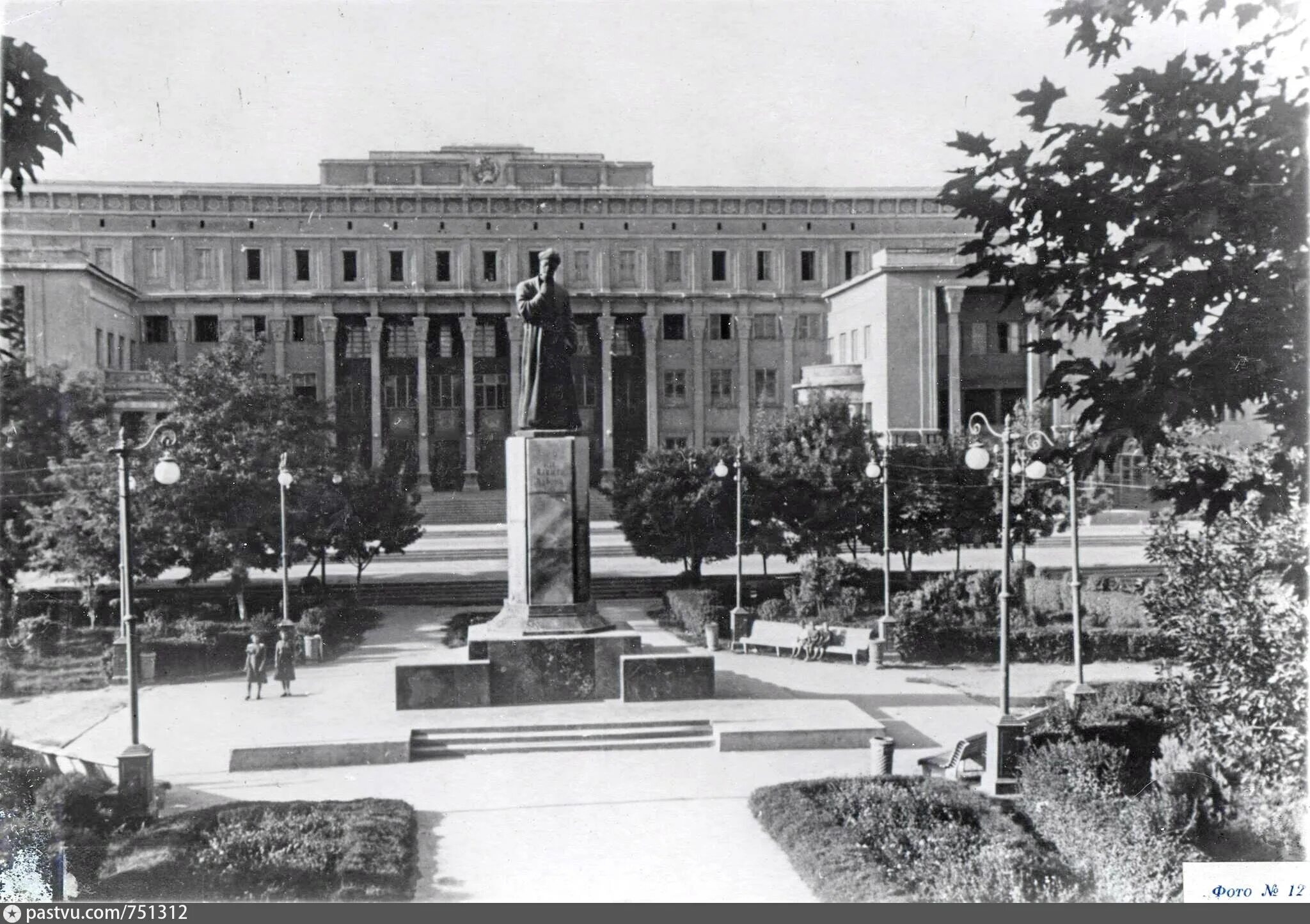 Узбекская советская социалистическая республика (узсср). Самарканд регистан 70 годы. Ташкент, узбекистан — дворец «дружбы народов». Медресе кукельдаш ташкент. Площадь дружбы народов ташкент.