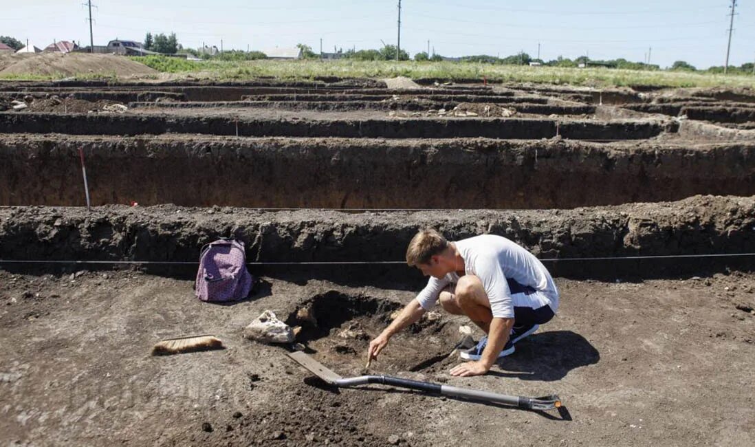 Кисловодск раскопки. Острый мыс Кисловодск. Курган археологический Ставрополье. Археологические раскопки Ставропольского края.