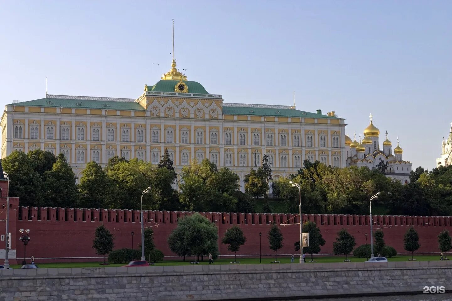 Большой кремлевский дворец история. Большой Кремлёвский дворец в Москве. Москва. Тон. Большой Кремлевский дворец. Московский Кремль большой Кремлевский дворецдворец.