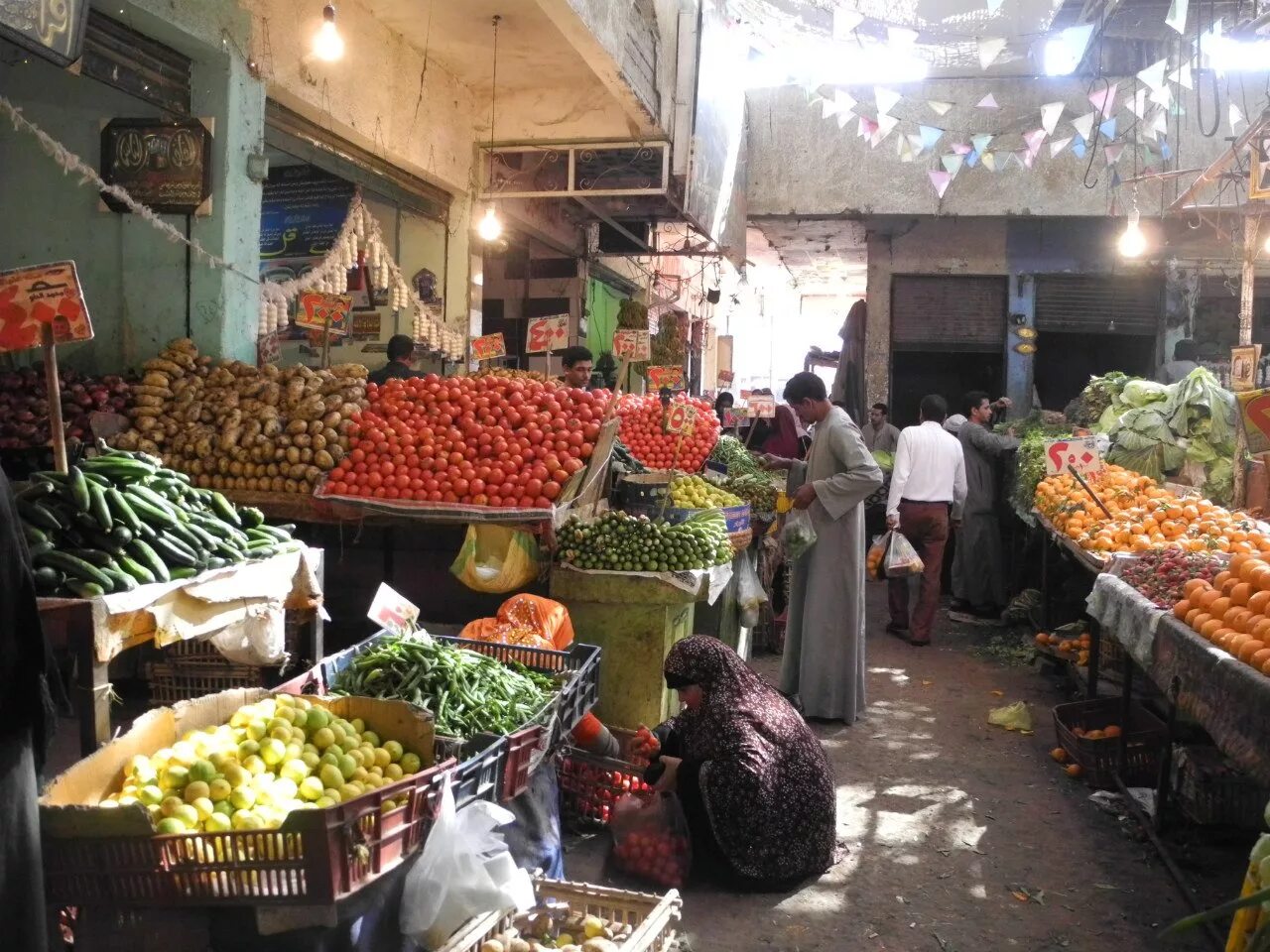 Фрукты есть в египте. Рынок в Хургаде Египет. Рынок дахар Хургада. Хургада старый город рынок. Хургада рынок фруктов.